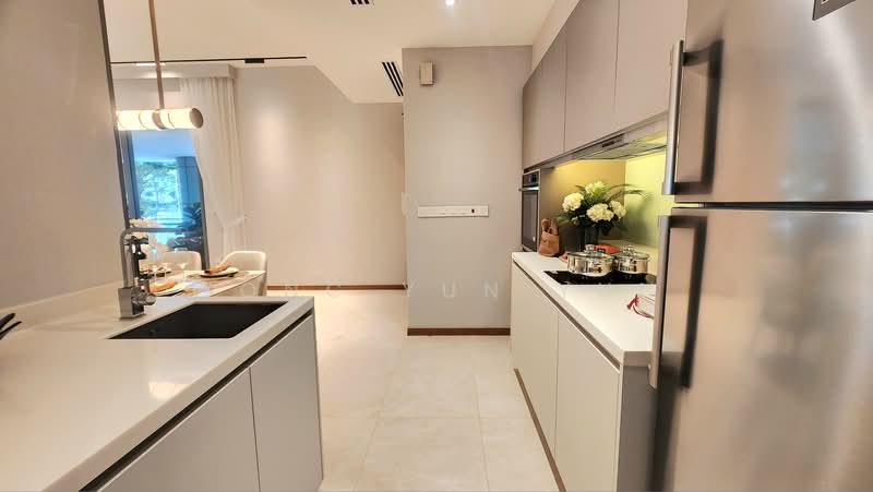 Concourse Skyline, 302 Beach Road, 4 Bedrooms, 1,668 sqft, Condominium For Sale, by Wong Yun Yun, 500223462 - Kitchen - PropertyGuru.com.sg