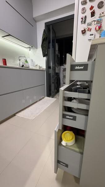 94 Dawson Road, 94 Dawson Road, Alexandra / Commonwealth, 3 Bedrooms, 947 sqft, HDB Flat For Sale, by RYAN CHEN ZIHAO, 500223464 - Kitchen - PropertyGuru.com.sg