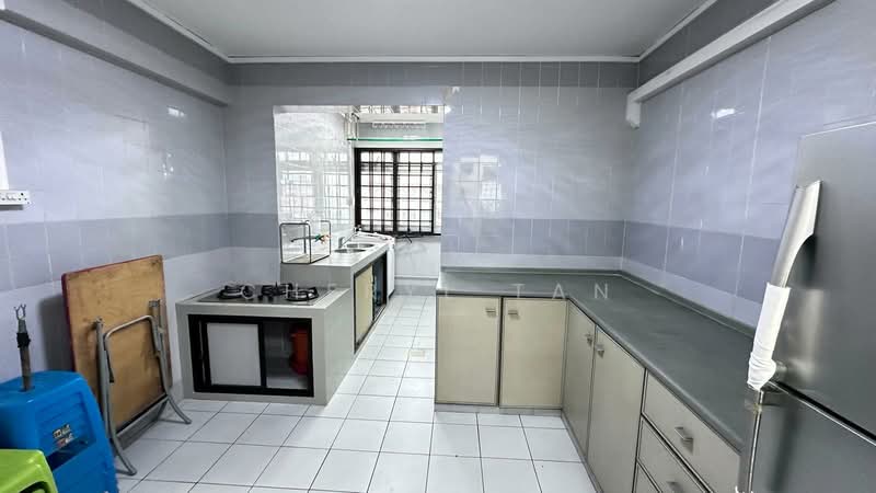 213 Bishan Street 23, 213 Bishan Street 23, 3 Bedrooms, 1,108 sqft, HDB Flat For Rent, by Cheryl Tan, 500223465 - Kitchen - PropertyGuru.com.sg