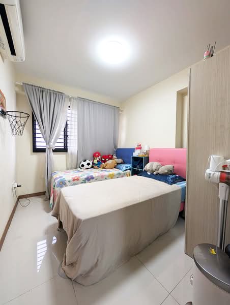 464B Bukit Batok West Avenue 8, 464B Bukit Batok West Avenue 8, 3 Bedrooms, 1,001 sqft, HDB Flat For Sale, by Nic Tan, 500223469 - Bedroom - PropertyGuru.com.sg