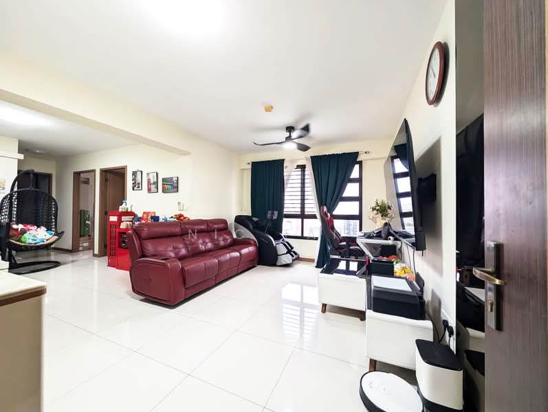 464B Bukit Batok West Avenue 8, 464B Bukit Batok West Avenue 8, 3 Bedrooms, 1,001 sqft, HDB Flat For Sale, by Nic Tan, 500223469 - Living Room - PropertyGuru.com.sg