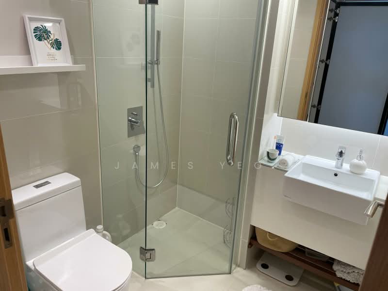 Eight Riversuites, 8 Whampoa East, 2 Bedrooms, 699 sqft, Condominium For Sale, by James Yeo, 500223470 - Bathroom - PropertyGuru.com.sg