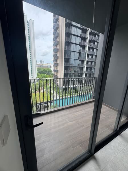 Piccadilly Grand, Northumberland Road, 3 Bedrooms, 883 sqft, Condominium For Rent, by Susan Ang, 500223471 - Balcony - PropertyGuru.com.sg