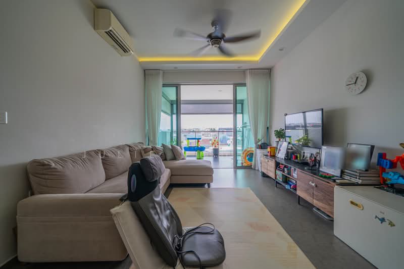The Minton, 12 Hougang Street 11, 3 Bedrooms, 1,109 sqft, Condominium For Sale, by Julie Soh 苏保历, 500223482 - Living Room - PropertyGuru.com.sg