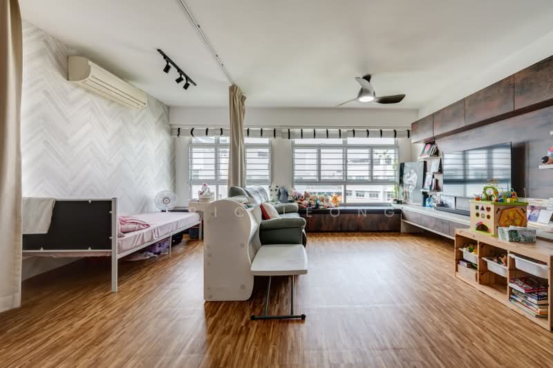 426A Yishun Avenue 11, 426A Yishun Avenue 11, 3 Bedrooms, 1,206 sqft, HDB Flat For Sale, by Jeric Leong, 500223488 - Living Room - PropertyGuru.com.sg