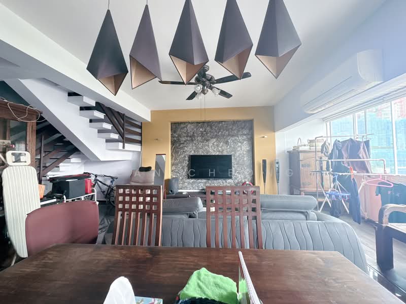Sherwood Towers, 3 Jalan Anak Bukit, Room Rental, 150 sqft, Apartment For Rent, by Lean Cheong, 500223512 - Living Room - PropertyGuru.com.sg