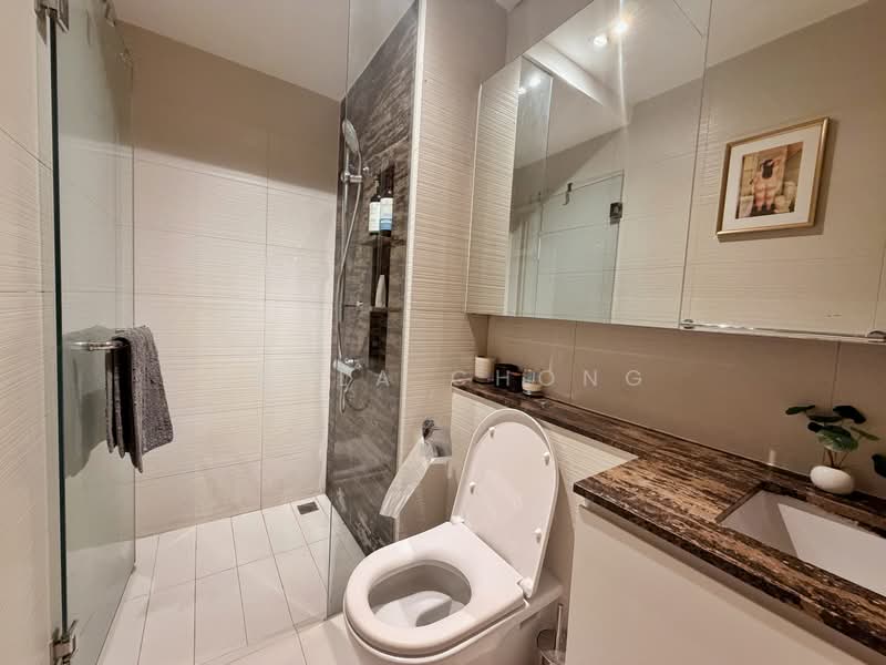 The Scala @ Lorong Chuan, 132 Serangoon Avenue 3, 2 Bedrooms, 958 sqft, Condominium For Sale, by Kayla Chong, 500223522 - Bathroom - PropertyGuru.com.sg