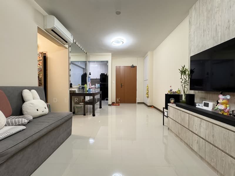 801B West Coast Crescent, 801B West Coast Crescent, 2 Bedrooms, 764 sqft, HDB Flat For Sale, by Derrick Dang, 500223530 - Living Room - PropertyGuru.com.sg