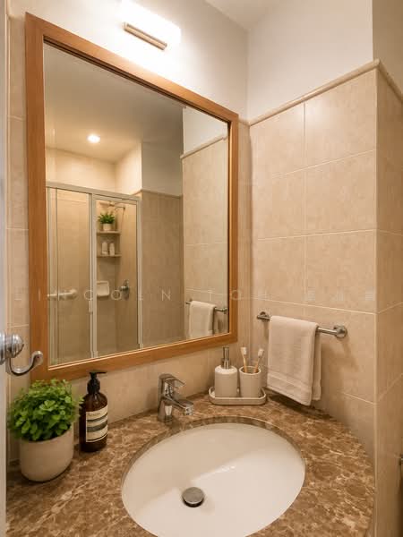 Tanglin View, 150 Prince Charles Crescent, 3 Bedrooms, 1,141 sqft, Condominium For Sale, by Lincoln Toh 卓林肯, 500223536 - Bathroom - PropertyGuru.com.sg