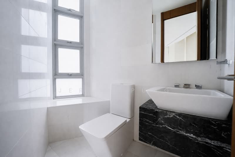Residences @ Emerald Hill, 119 Emerald Hill Road, 4 Bedrooms, 2,196 sqft, Condominium For Sale, by Jereme Pung, 500223540 - Bathroom - PropertyGuru.com.sg