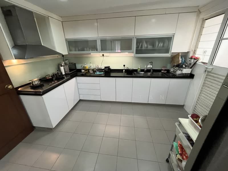 Hillbrooks, 92 Hillview Avenue, 3 Bedrooms, 1,076 sqft, Condominium For Sale, by Charles Tan, 500223541 - Kitchen - PropertyGuru.com.sg