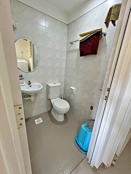 Hillbrooks, 92 Hillview Avenue, 3 Bedrooms, 1,076 sqft, Condominium For Sale, by Charles Tan, 500223541 - Bathroom - PropertyGuru.com.sg