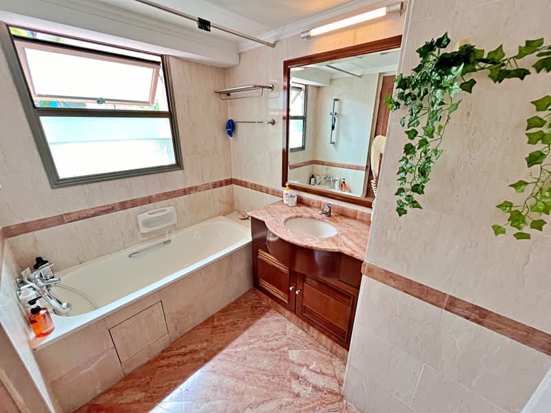 Hillbrooks, 92 Hillview Avenue, 3 Bedrooms, 1,076 sqft, Condominium For Sale, by Charles Tan, 500223541 - Bathroom - PropertyGuru.com.sg