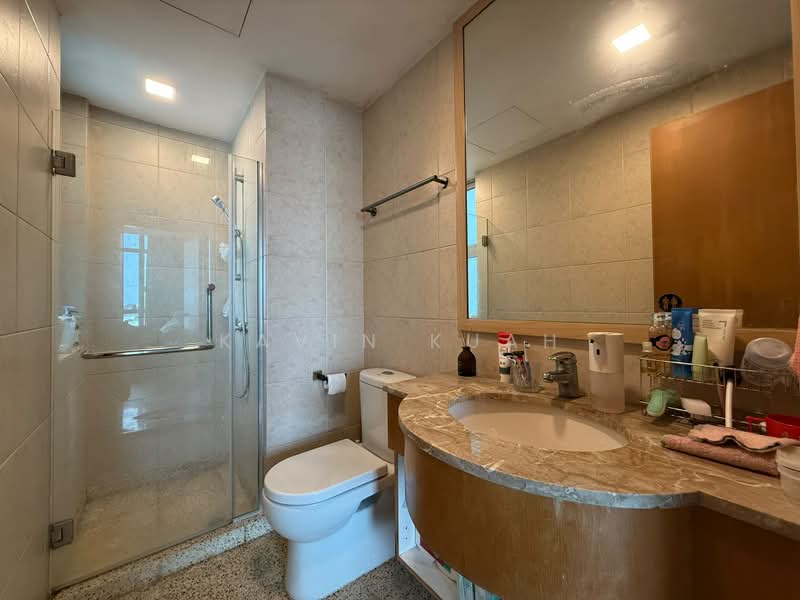 Hillview Regency, 28 Bukit Batok East Avenue 2, 3 Bedrooms, 1,131 sqft, Condominium For Sale, by Kavin Kuah, 500223548 - Bathroom - PropertyGuru.com.sg