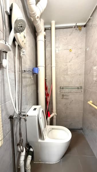 106 Teck Whye Lane, 106 Teck Whye Lane, 3 Bedrooms, 1,109 sqft, HDB Flat For Sale, by Steven Choo, 500223551 - Bathroom - PropertyGuru.com.sg