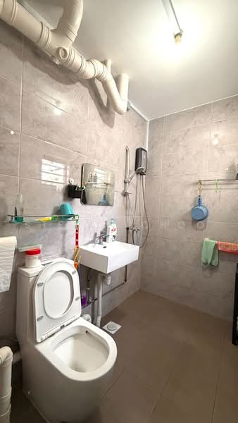 106 Teck Whye Lane, 106 Teck Whye Lane, 3 Bedrooms, 1,109 sqft, HDB Flat For Sale, by Steven Choo, 500223551 - Bathroom - PropertyGuru.com.sg