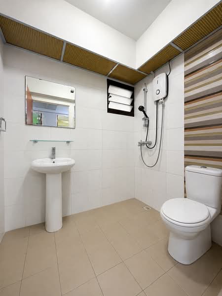 471B Fernvale Street, 471B Fernvale Street, 3 Bedrooms, 1,001 sqft, HDB Flat For Sale, by Ashley Chia, 500223554 - Bathroom - PropertyGuru.com.sg