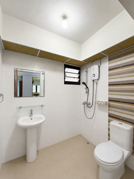 471B Fernvale Street, 471B Fernvale Street, 3 Bedrooms, 1,001 sqft, HDB Flat For Sale, by Ashley Chia, 500223554 - Bathroom - PropertyGuru.com.sg