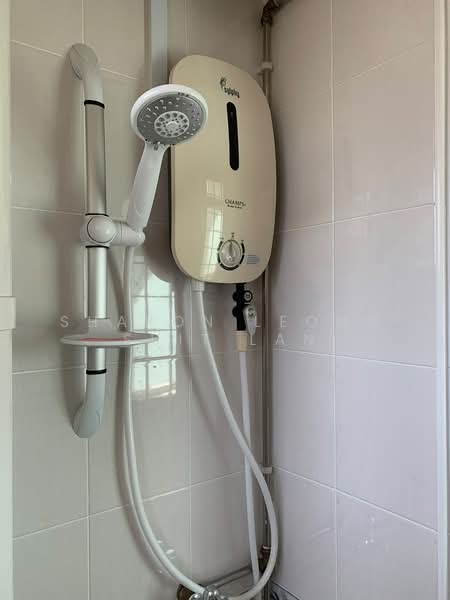 463 Ang Mo Kio Avenue 10, 463 Ang Mo Kio Avenue 10, Room Rental, 100 sqft, HDB Flat For Rent, by Sharon Leong Suit LAN, 500223557 - Bathroom - PropertyGuru.com.sg
