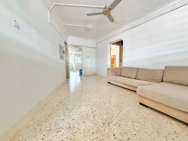 637 Ang Mo Kio Avenue 6, 637 Ang Mo Kio Avenue 6, 3 Bedrooms, 990 sqft, HDB Flat For Sale, by Liew Derrick, 500223560 - Living Room - PropertyGuru.com.sg