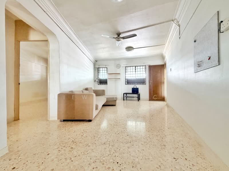 637 Ang Mo Kio Avenue 6, 637 Ang Mo Kio Avenue 6, 3 Bedrooms, 990 sqft, HDB Flat For Sale, by Liew Derrick, 500223560 - Living Room - PropertyGuru.com.sg