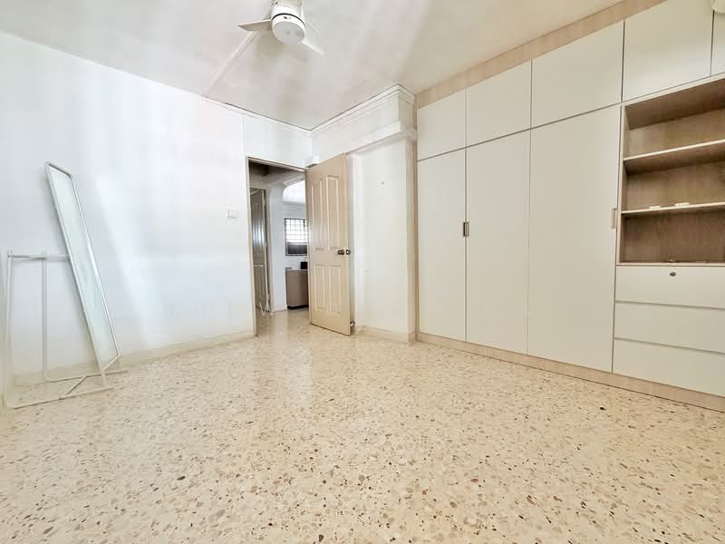 637 Ang Mo Kio Avenue 6, 637 Ang Mo Kio Avenue 6, 3 Bedrooms, 990 sqft, HDB Flat For Sale, by Liew Derrick, 500223560 - Bedroom - PropertyGuru.com.sg