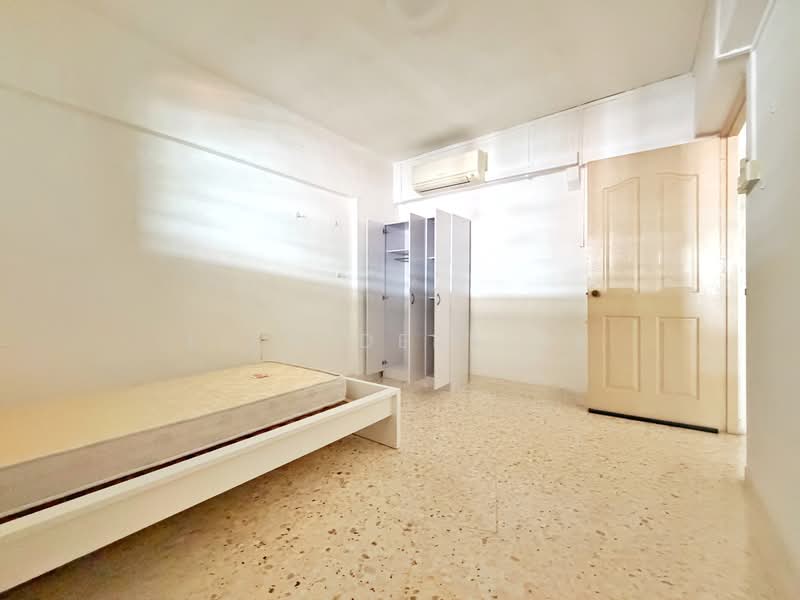 637 Ang Mo Kio Avenue 6, 637 Ang Mo Kio Avenue 6, 3 Bedrooms, 990 sqft, HDB Flat For Sale, by Liew Derrick, 500223560 - Bedroom - PropertyGuru.com.sg