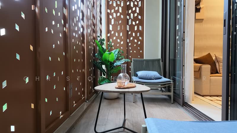 Parksuites, 18 Holland Grove Road, 2 Bedrooms, 786 sqft, Condominium For Sale, by Christopher Silver, 500223576 - Balcony - PropertyGuru.com.sg