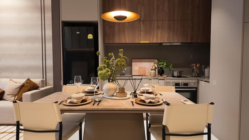 Parksuites, 18 Holland Grove Road, 2 Bedrooms, 786 sqft, Condominium For Sale, by Christopher Silver, 500223576 - Dining Room - PropertyGuru.com.sg