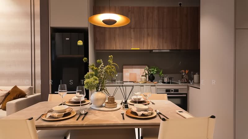 Parksuites, 18 Holland Grove Road, 2 Bedrooms, 786 sqft, Condominium For Sale, by Christopher Silver, 500223576 - Dining Room - PropertyGuru.com.sg