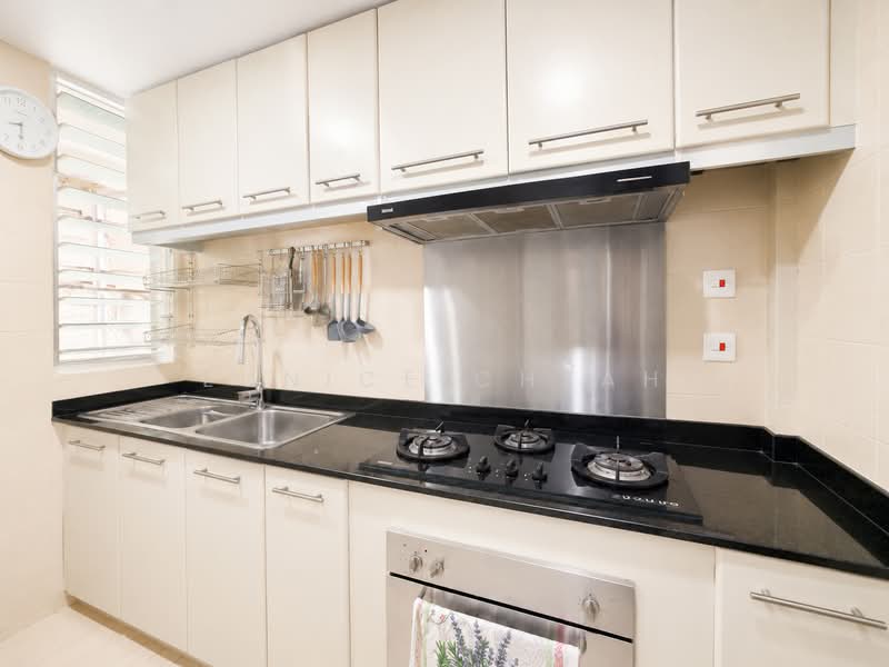 Forest Hills Condo, 29 Transit Road, 4 Bedrooms, 1,798 sqft, Condominium For Sale, by Eunice Cheah, 500223584 - Kitchen - PropertyGuru.com.sg