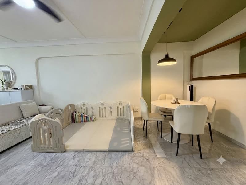 109 Bukit Purmei Road, 109 Bukit Purmei Road, 3 Bedrooms, 1,119 sqft, HDB Flat For Sale, by Tien Tien Chen, 500223587 - Living Room - PropertyGuru.com.sg