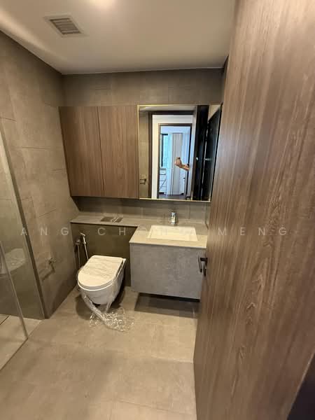 Midtown Modern, 16 Tan Quee Lan Street, 3 Bedrooms, 904 sqft, Condominium For Rent, by Ang Chong Meng, 500223595 - Masterbedroom Bathroom - PropertyGuru.com.sg