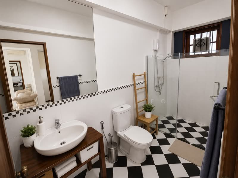 Super Rare Garden Retreat Home, Victoria Park, 2 Bedrooms, 2,000 sqft, Semi-Detached House For Rent, by Darren Teo, 500223598 - Bathroom - PropertyGuru.com.sg