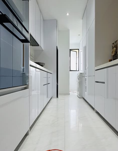 Peak Residence, 333 Thomson Road, 4 Bedrooms, 1,389 sqft, Condominium For Sale, by Karen Low, 500223610 - Kitchen - PropertyGuru.com.sg