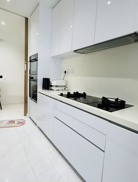Peak Residence, 333 Thomson Road, 4 Bedrooms, 1,389 sqft, Condominium For Sale, by Karen Low, 500223610 - Kitchen - PropertyGuru.com.sg