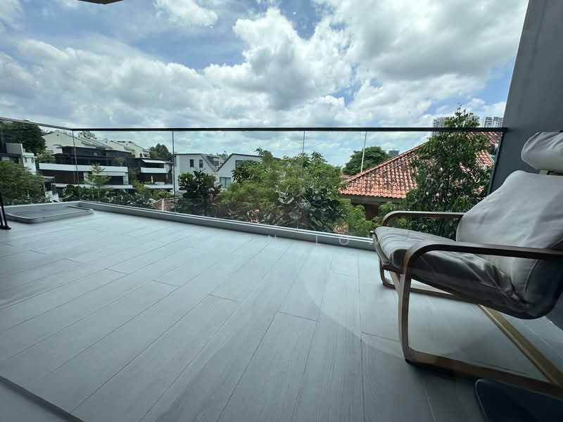Peak Residence, 333 Thomson Road, 4 Bedrooms, 1,389 sqft, Condominium For Sale, by Karen Low, 500223610 - Balcony - PropertyGuru.com.sg