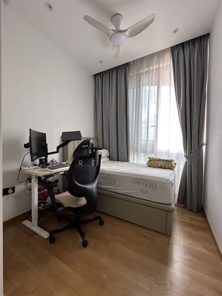 Peak Residence, 333 Thomson Road, 4 Bedrooms, 1,389 sqft, Condominium For Sale, by Karen Low, 500223610 - Bedroom - PropertyGuru.com.sg