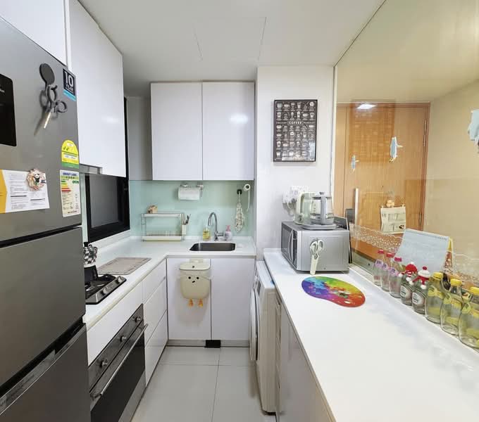 The Trilinq, 28A Jalan Lempeng, 3 Bedrooms, 1,109 sqft, Condominium For Sale, by Max Liu, 500223625 - Kitchen - PropertyGuru.com.sg