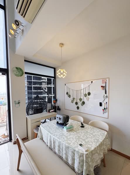 The Trilinq, 28A Jalan Lempeng, 3 Bedrooms, 1,109 sqft, Condominium For Sale, by Max Liu, 500223625 - Dining Room - PropertyGuru.com.sg