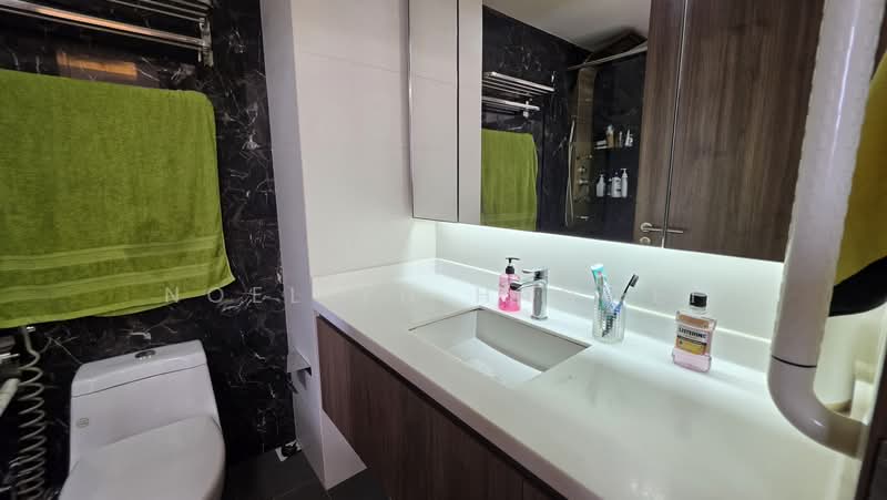 Palm Isles, 34 Flora Drive, 3 Bedrooms, 990 sqft, Condominium For Sale, by Noel Yu Hanwei, 500223641 - Bathroom - PropertyGuru.com.sg