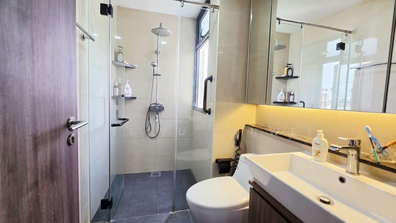 Palm Isles, 34 Flora Drive, 3 Bedrooms, 990 sqft, Condominium For Sale, by Noel Yu Hanwei, 500223641 - Bathroom - PropertyGuru.com.sg