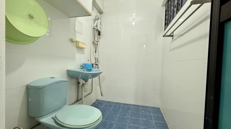 663 Yishun Avenue 4, 663 Yishun Avenue 4, Room Rental, 150 sqft, HDB Flat For Rent, by Jay Goh, 500223647 - Bathroom - PropertyGuru.com.sg