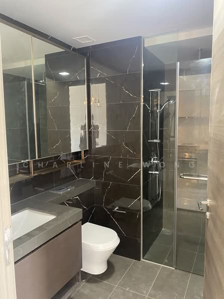 The Florence Residences, 99 Hougang Avenue 2, 1 Bedroom, 484 sqft, Condominium For Sale, by Charline Wong, 500223652 - Bathroom - PropertyGuru.com.sg