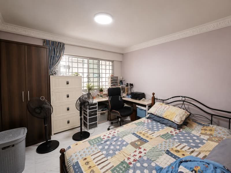 446 Hougang Avenue 8, 446 Hougang Avenue 8, 4 Bedrooms, 1,572 sqft, HDB Flat For Sale, by Ong Chwee Puan, 500223658 - Bedroom - PropertyGuru.com.sg