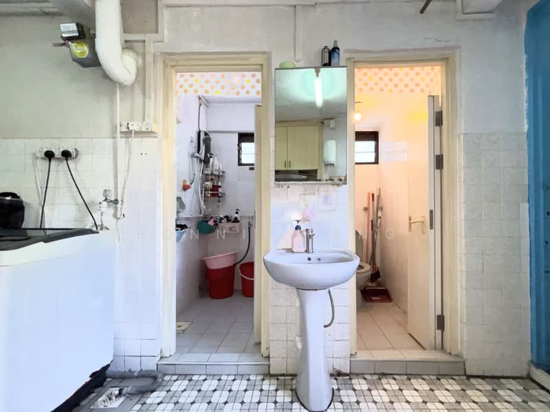 26 Toa Payoh East, 26 Toa Payoh East, 2 Bedrooms, 721 sqft, HDB Flat For Sale, by Bonnie Pang, 500223660 - Bathroom - PropertyGuru.com.sg