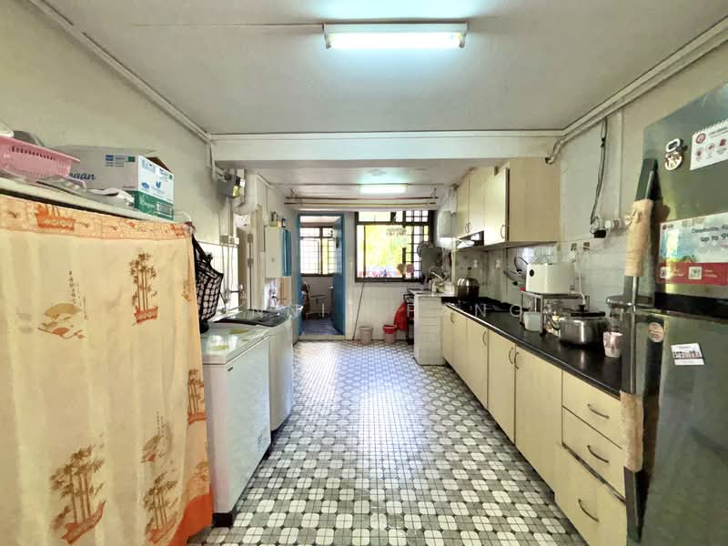 26 Toa Payoh East, 26 Toa Payoh East, 2 Bedrooms, 721 sqft, HDB Flat For Sale, by Bonnie Pang, 500223660 - Kitchen - PropertyGuru.com.sg