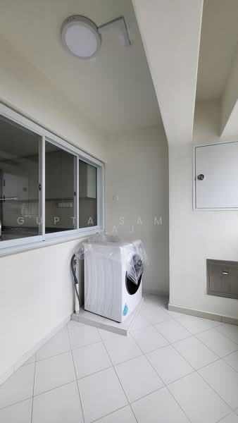Chancery Court, 36B Dunearn Road, 3 Bedrooms, 2,034 sqft, Condominium For Rent, by Gupta Sameer Raj, 500223674 - Balcony - PropertyGuru.com.sg