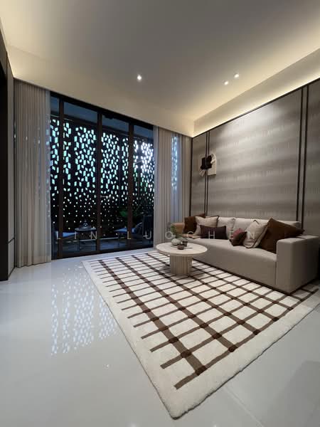 Parksuites, 18 Holland Grove Road, 2 Bedrooms, 786 sqft, Condominium For Sale, by Lin LuoChen, 500223676 - Living Room - PropertyGuru.com.sg