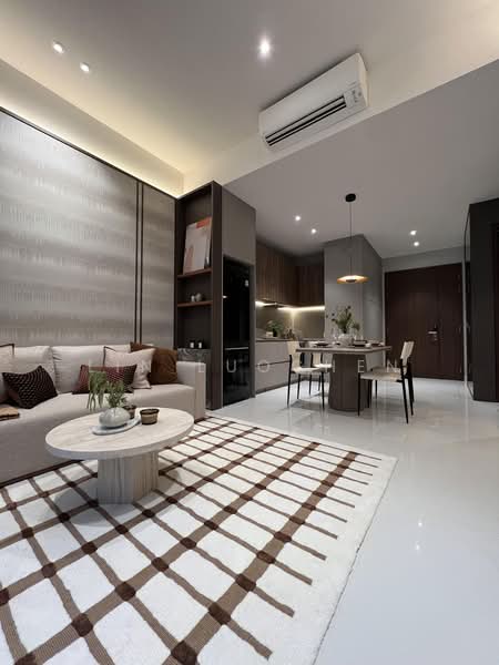 Parksuites, 18 Holland Grove Road, 2 Bedrooms, 786 sqft, Condominium For Sale, by Lin LuoChen, 500223676 - Living Room - PropertyGuru.com.sg